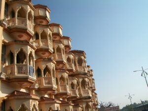त्र्यंबकेश्वर धाम के पास रहने के लिए जगहें