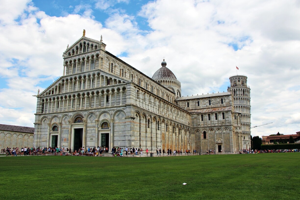 piazza dei miracoli Pisa