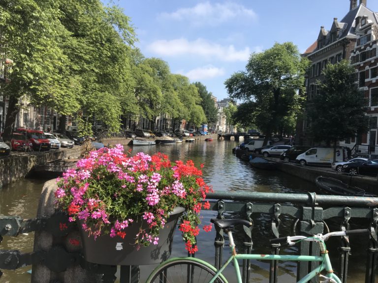 नया यात्रा वृत्तांत- नास्तिकों के देश में: नीदरलैंड