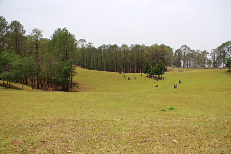 रानीखेत : एक जगह जो एक साथ प्रेमी और वैरागी बना देती है-2
