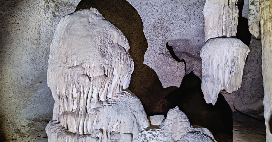 Icecream cave James bond