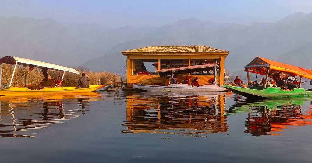Dal lake shikara ride in Srinagar