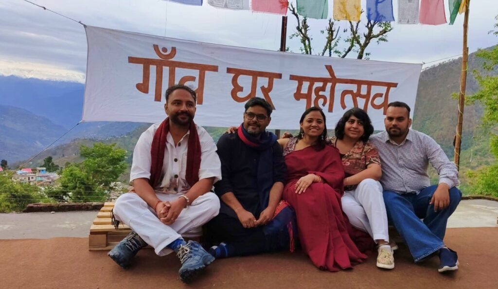 Suman Misra and his team gaon ghar mahotsav